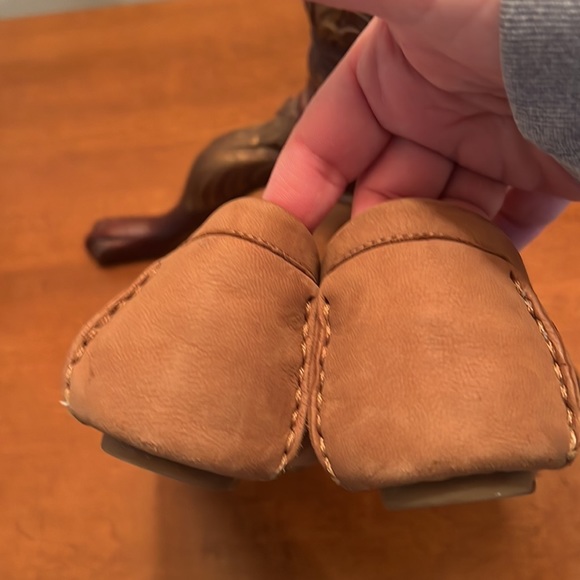 UGG Milana Chestnut leather loafer, size 6.5. - Picture 3 of 9